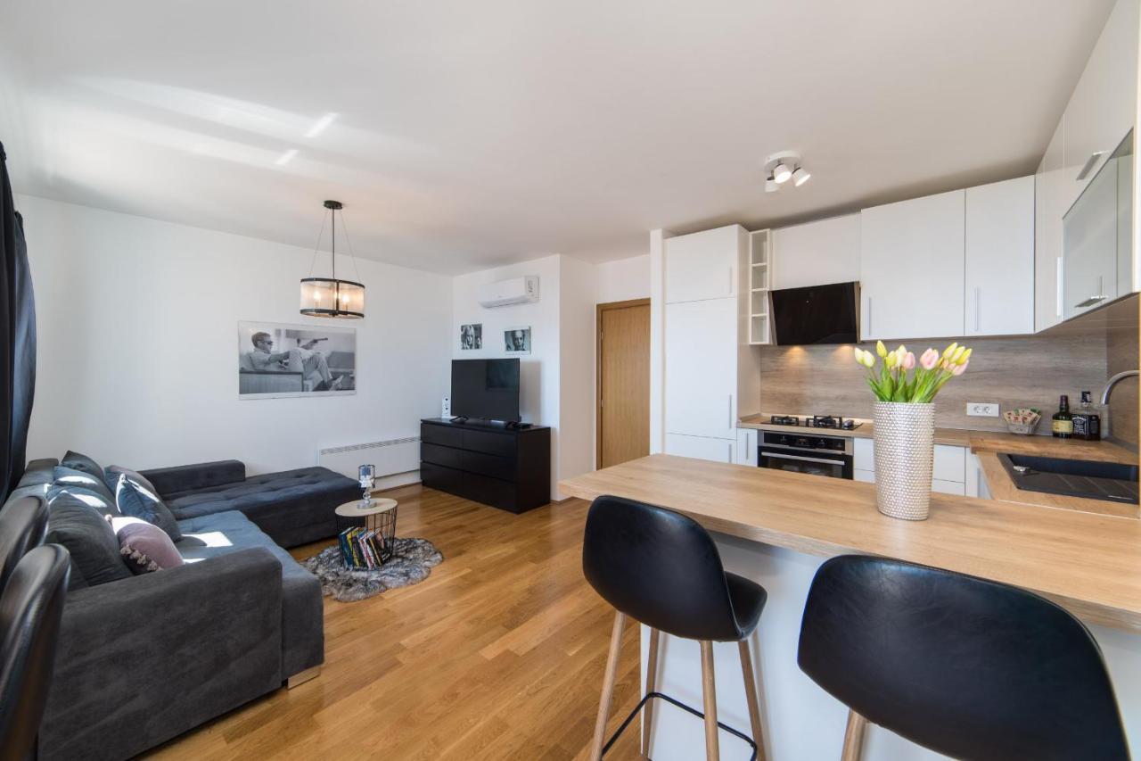 Libertas Apartment Makarska Bagian luar foto